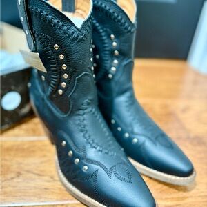 Dingo Black Western Boots with Stud Accents